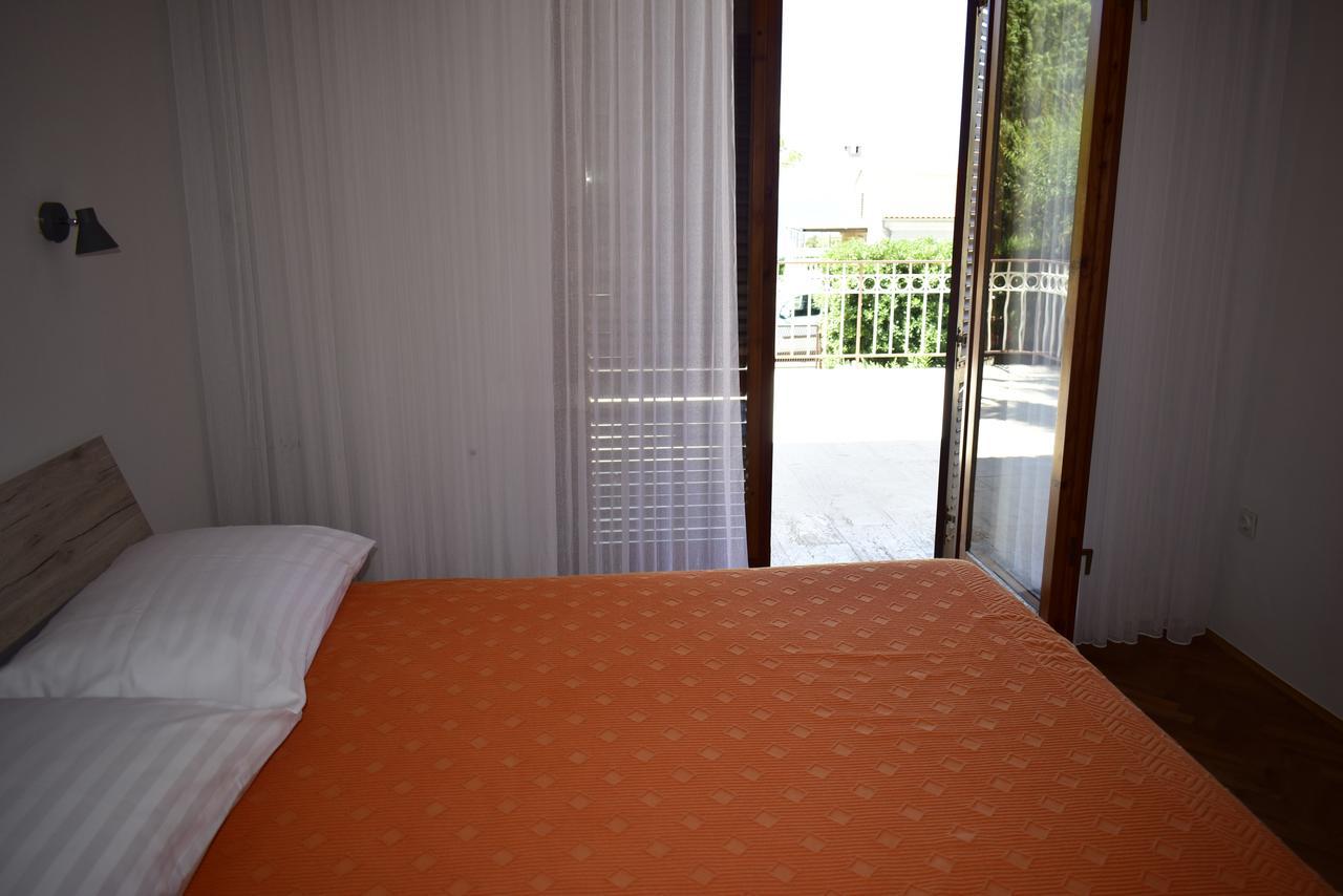 Apartment Faith Malinska Esterno foto
