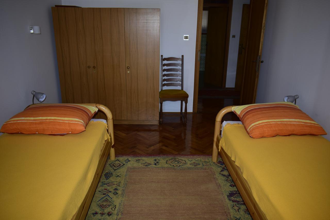 Apartment Faith Malinska Esterno foto